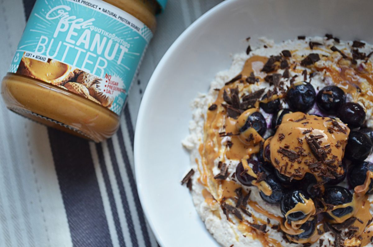 PEANUT BUTTER BLUEBERRY CHILLY OATS
