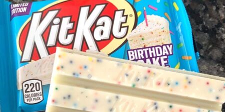 kit kat birthday cake g