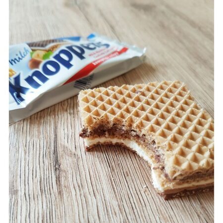 Knoppers Wafer with Milk Creme and Hazelnuts